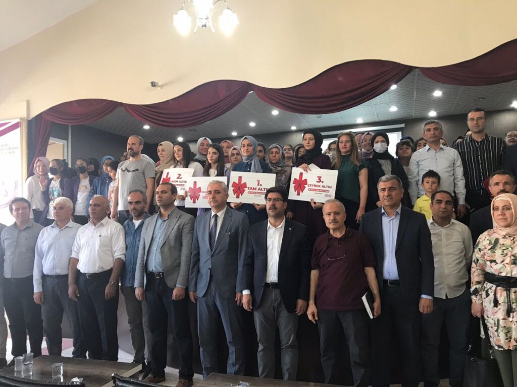 ‘Bir Bilenle Bilge Nesil’ kompozisyon yarışmasında ödüllendirildiler