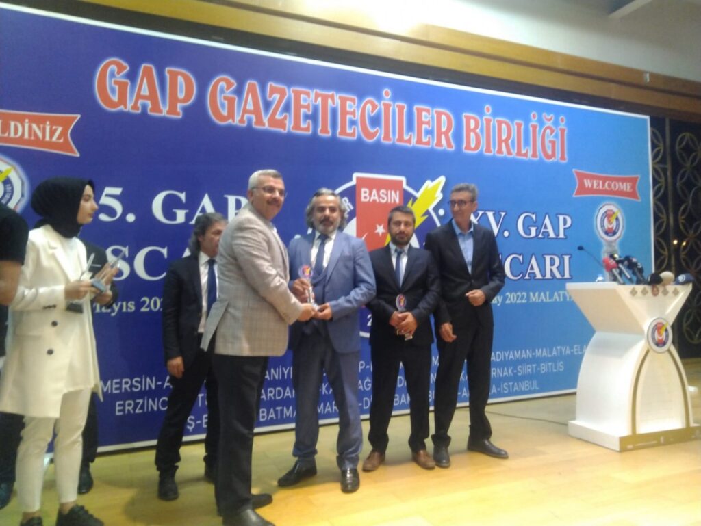 Gazeteci Şinasi İnan’a ödül