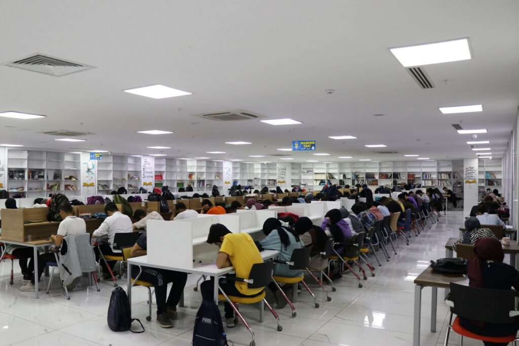 Haliliye’de öğrencilerin deneme sınavı heyecanı