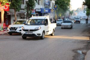 Viranşehir’de haşerelere karşı ilaçlama çalışması