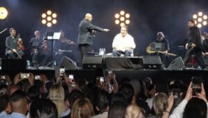 İmparator Almanya’da hayranlarını mest etti