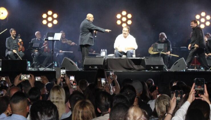 İmparator Almanya’da hayranlarını mest etti