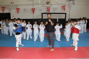 Karaköprü’de geleceğin şampiyonları yetişiyor