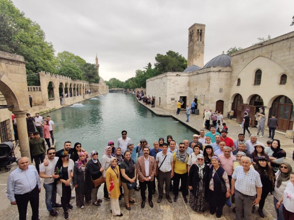 Manisa’nın Köprübaşı esnafı Kaymakam Taşlık eşliğinde Urfa’yı gezdi