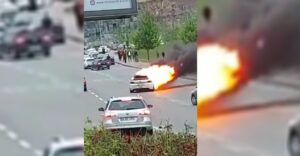 Karaköprü’de Korku dolu anlar… Alev alev yanan araç trafiğe daldı!