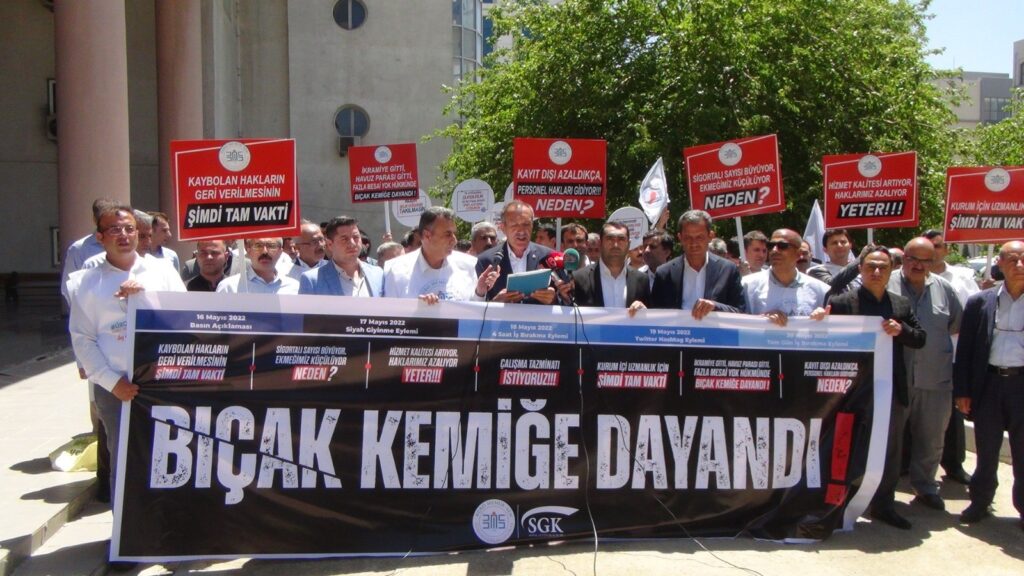 Şanlıurfa Büro-Memur-Sen’den oturma eylemi