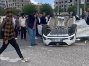 Şanlıurfa’da iki araç çarpıştı! 2 yaralı