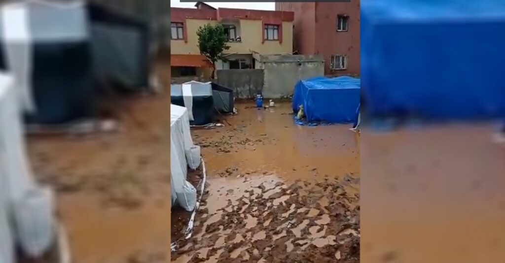 Urfalı işçiler çamur içinde kaldı!