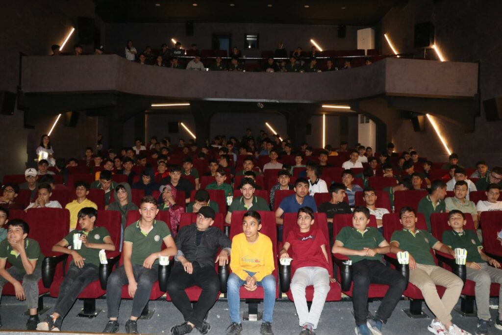 Şanlıurfalı öğrenciler sinema keyfi yaşadı