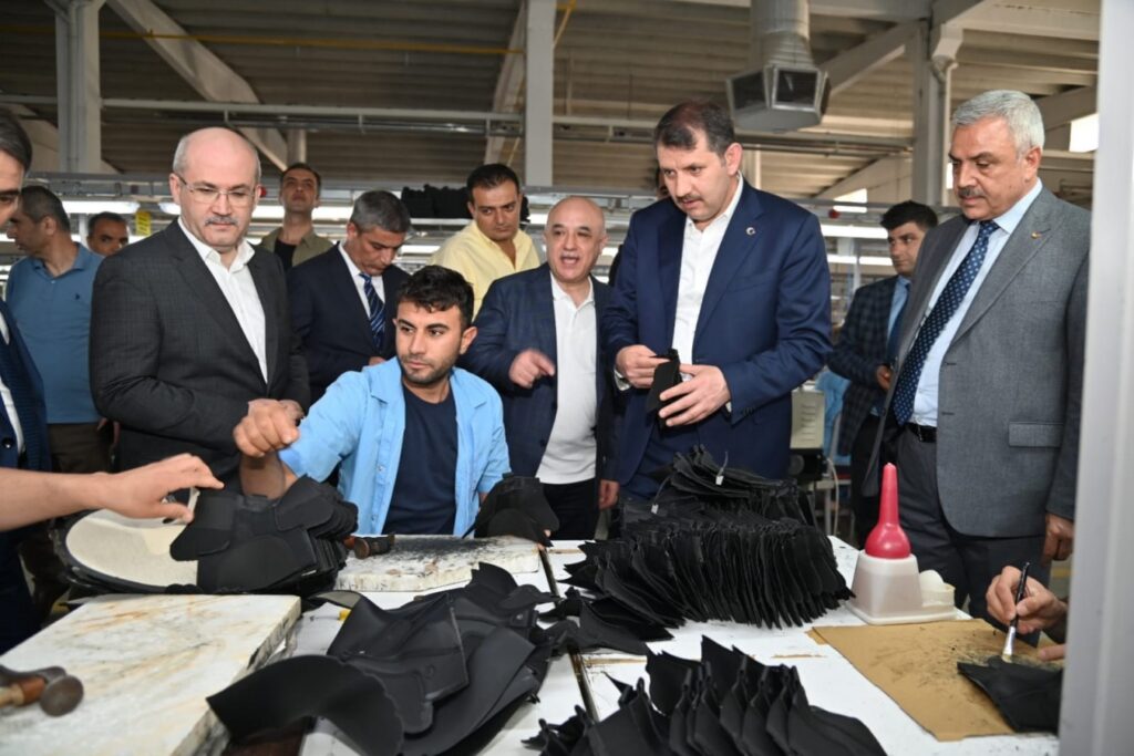 Vali Salih Ayhan: Üretimin en büyük destekçisi olacağız