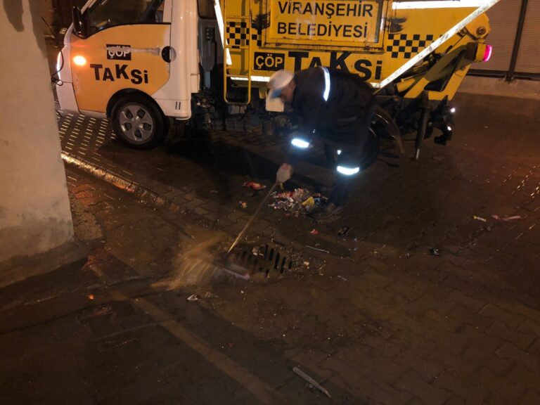 Viranşehir’de kanal ve ızgaralara bakım