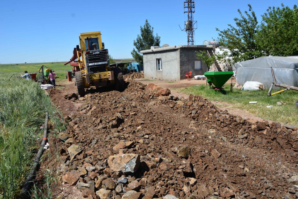 Yeni yerleşim yerlerinde yol çalışması