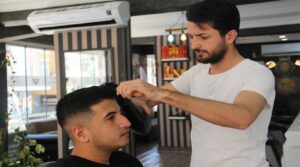 Şanlıurfa’lı zam yapan berberler maliyetlerden şikayetçi