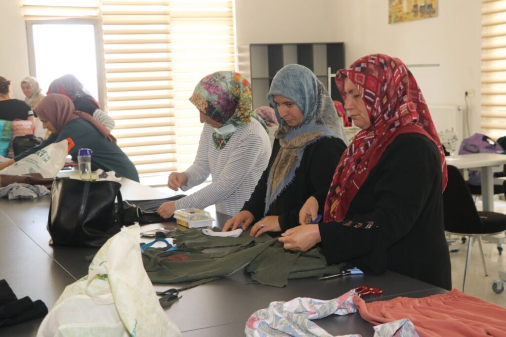 Meslek edindirme kursları kadınların uğrak yeri oldu