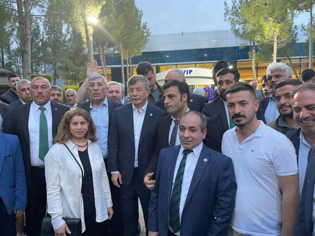 Davutoğlu Havaalanında Şanlıurfa’lılara Seslendi!