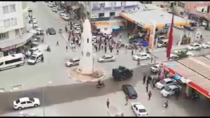 Akçakale’de polis ve jandarma sokağa indi￼