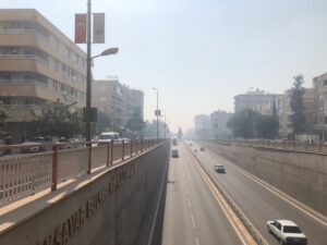 Anız yangını Şanlıurfa’yı dumana bürüdü