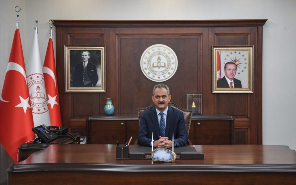 Bakan Mahmut Özer’den atama müjdesi geldi!