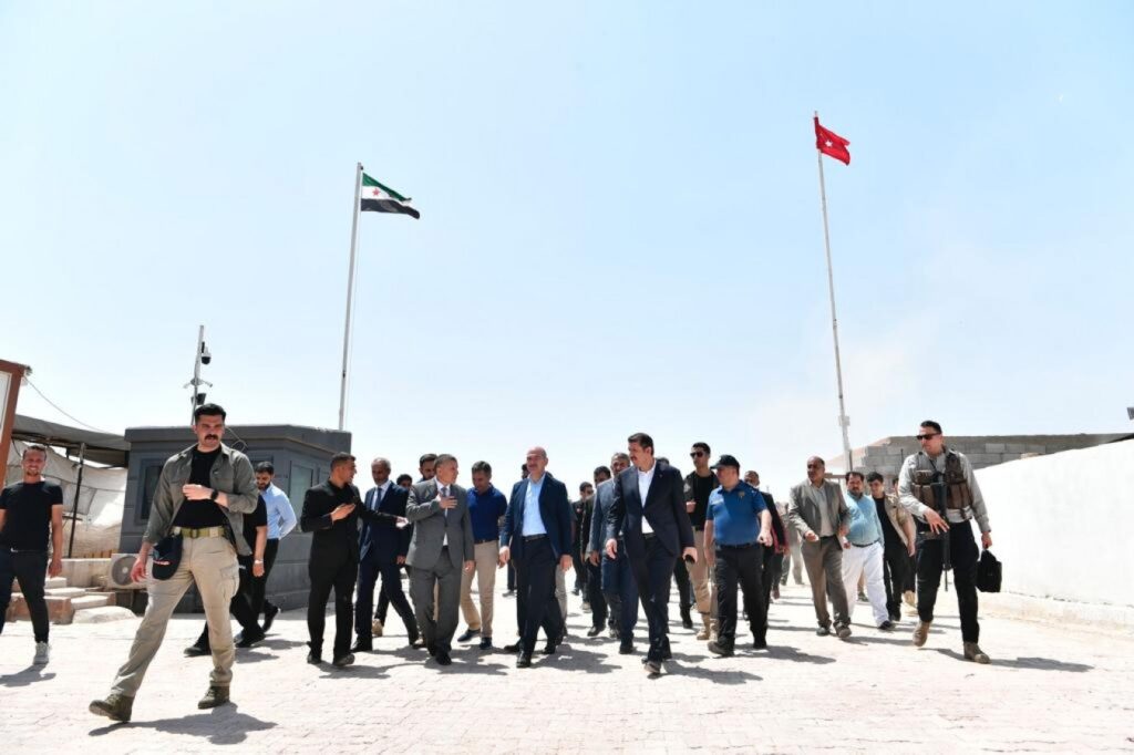 Bakan Soylu Barış Pınarı Bölgesi’nde