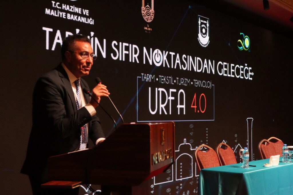 Bakanlık Urfa’daki zirvenin takipçisi: Urfa’nın yeni fıstığı yazılım olacak