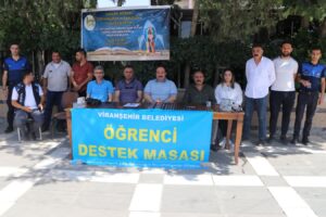 Başkan Salih Ekinci öğrenci destek masasında