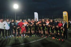 Şanlıurfa’da eski milli futbolcular miniklerle maç yaptı