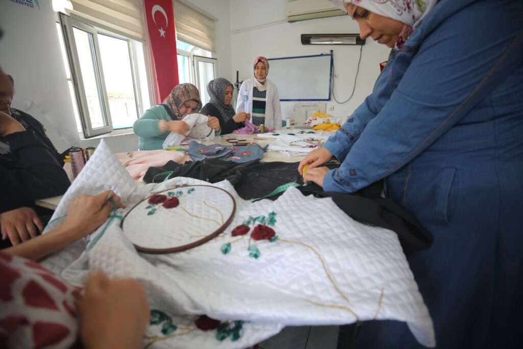 Eyyübiye’li kadınlar aile bütçesine katkı sağlıyor