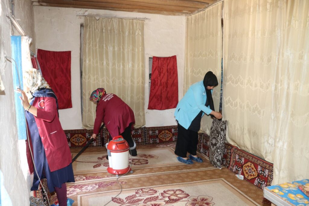 Karaköprü’de bakıma muhtaç yaşlılara evde bakım hizmeti