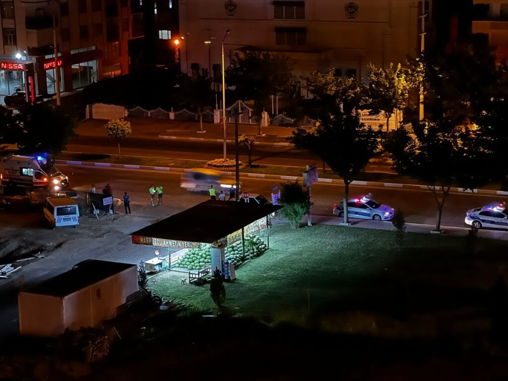 Karaköprü’de tek taraflı kaza: 2 yaralı