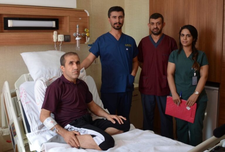 Şanlıurfa’da mide tüp haline getirilip yemek borusuna bağlandı