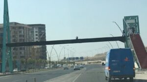 Karaköprü’de işçiler canını hiçe sayıyor