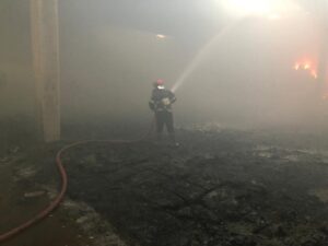 Birecik’te daha faaliyete girmeyen fabrikada yangın!