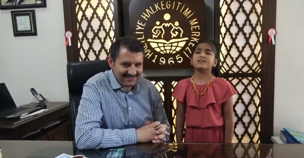 Urfalı kız çocuğu sesiyle büyüledi! Vali’den destek sözü…￼