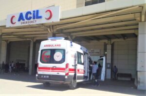 Birecik’te üzerine akvaryum düşen çocuk hastanelik oldu!