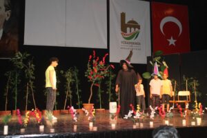 Viranşehir’den çocuklara karne hediyesi