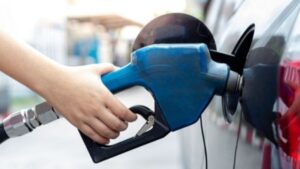 Akaryakıt fiyatlarında indirim kısa sürdü