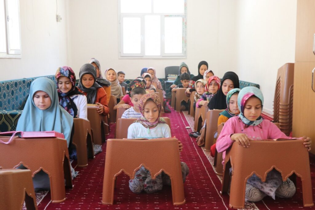 Akçakale’de gençler Büyükşehir’le geleceğe hazırlanıyor