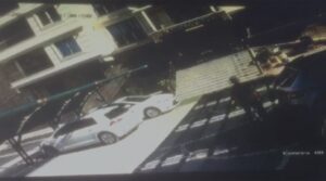 Karaköprü’de Apartman önündeki bisikleti böyle çaldı!