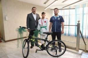 Başkan Canpolat’tan şampiyon sporcuya jest!