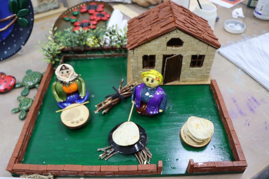 Bozova’da kadınlar hem meslek öğreniyor, hem de aile bütçelerine katkı sağlıyor