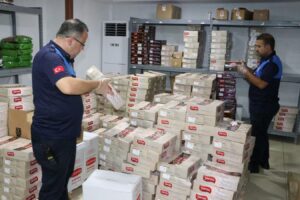 Haliliye’de bayram öncesi tarihi geçmiş ürünler ele geçirildi!