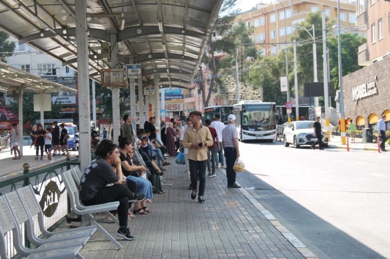 Sağlık çalışanlarının ücretsiz ulaşımı bitti!