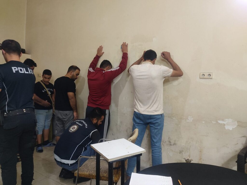 Urfa’da 2 saatte 150’ye yakın gözaltı!