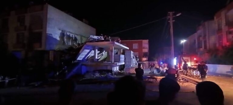 Şanlıurfa’da inşaat çöktü! Göçük altında kaldılar…