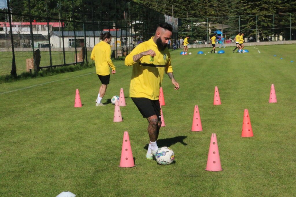 Şanlıurfaspor hazırlık kampında pas çalıştı