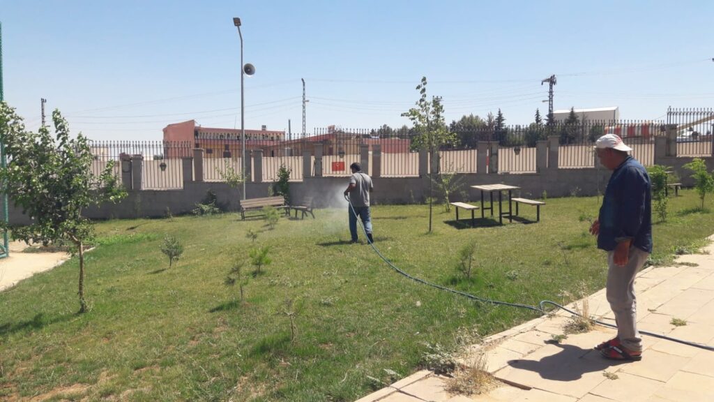 Viranşehir’de sinek ve haşerelere karşı ilaçlama yapıldı