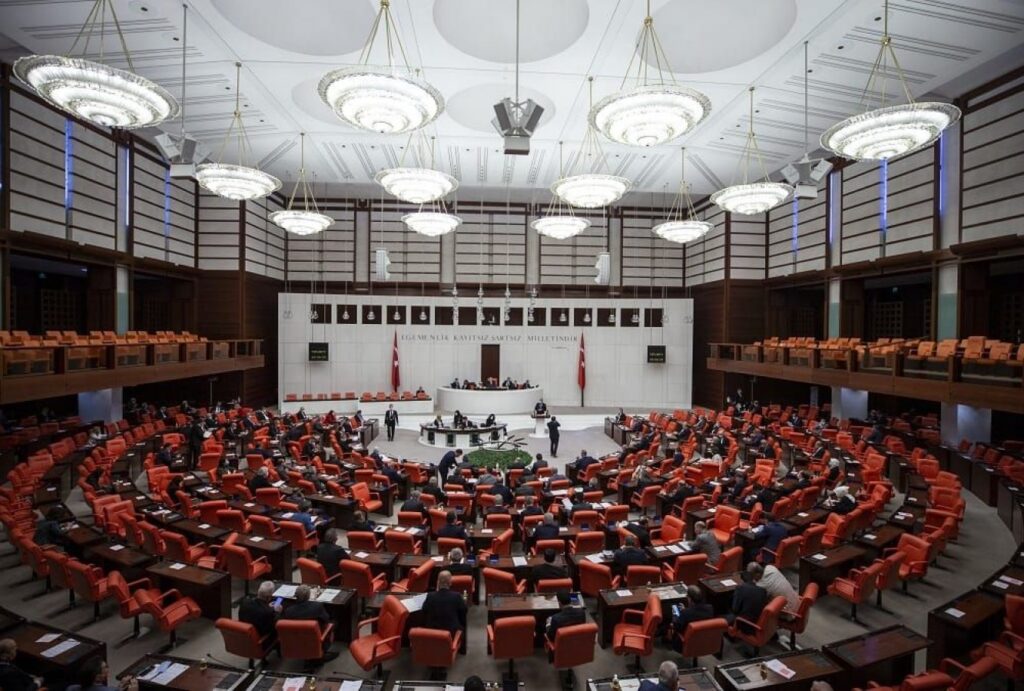 TBMM sağlık çalışanları için yarın olağanüstü toplanacak