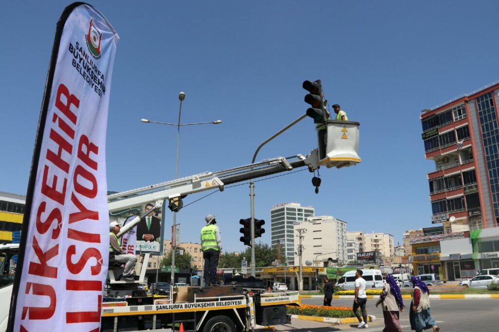Trafik yoğunluğuna ‘akıllı sinyalizasyon sistemi’ ile çözüm
