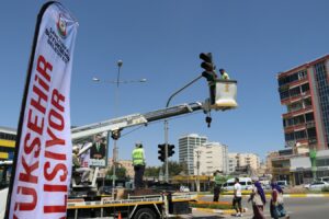 Trafik yoğunluğuna ‘akıllı sinyalizasyon sistemi’ ile çözüm