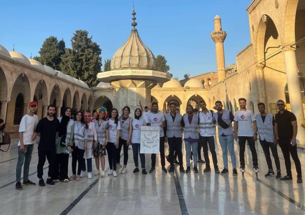 Eyyübiye’de gönüllüler çocuklar için sokak sokak gezdiler